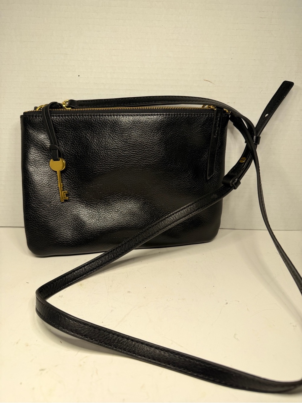 Fossil Emma East West
Leather Crossbody Bag
Black